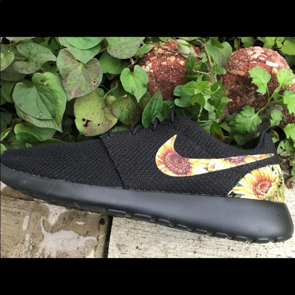 Sunflower Nike in any size you need - Picture 2 of 3